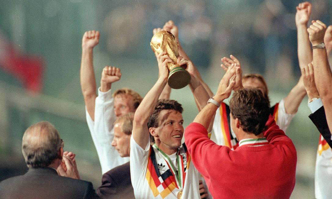 O Grito Alemão e o Lamento de Maradona em 1990